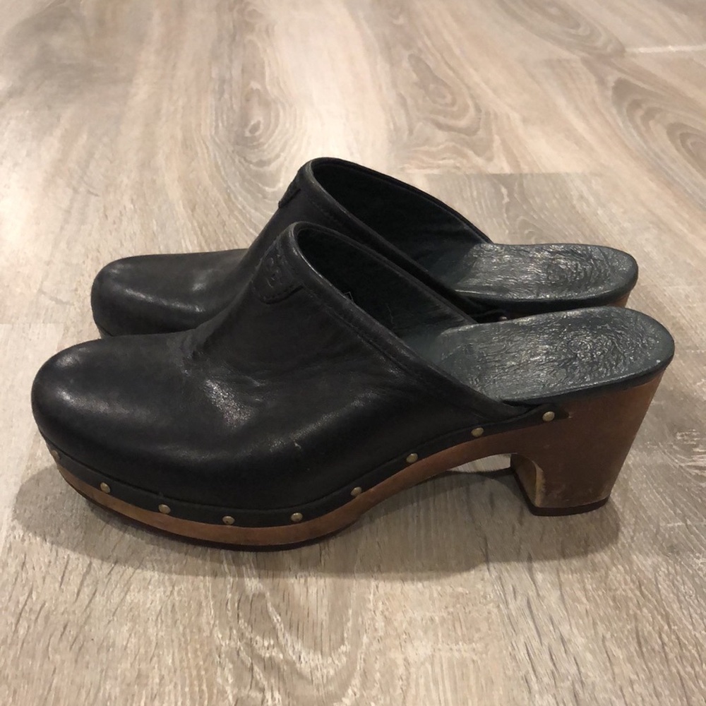 Ugg clogs